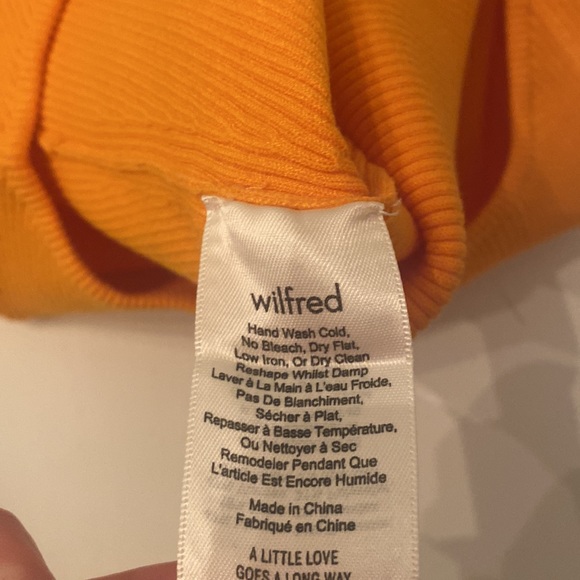 Wilfred top with a cute cut out - Picture 4 of 7